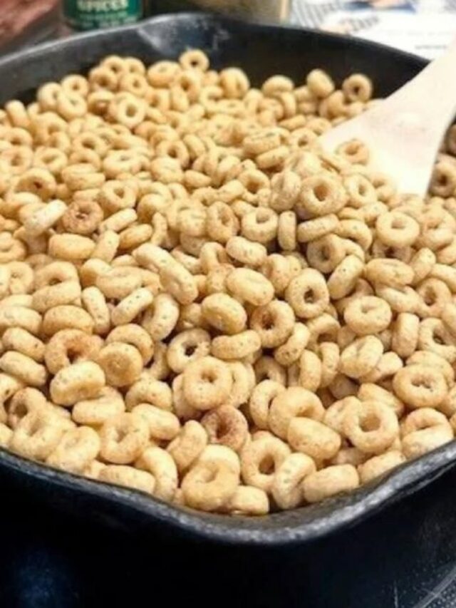 The Easy 10-Minute Hot Buttered Cheerios Recipe That’s Better Than Popcorn